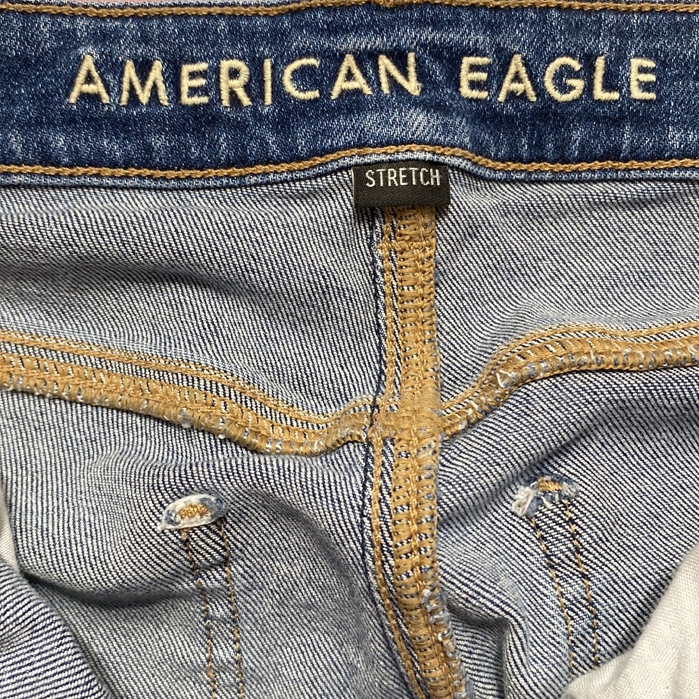 Women’s size 6 short American Eagle stretch mom Jean - Picture 4 of 5